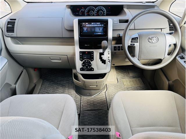 Toyota NOAH 2011 6413465-3