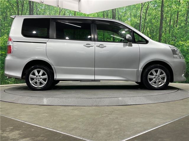 Toyota NOAH 2009 6413733-6