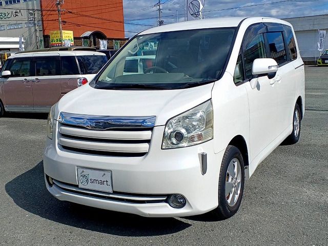 Toyota NOAH 2008 6413847-1
