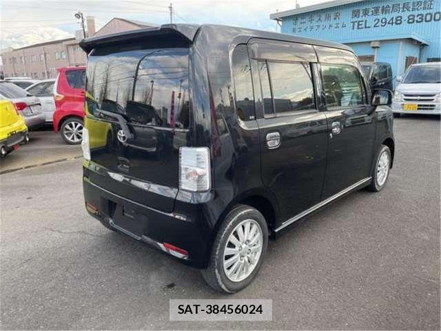 Toyota PIXIS SPACE 2015 6421674-3