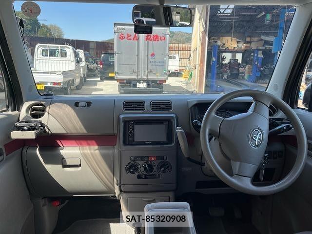 Toyota PIXIS SPACE 2012 6421930-2