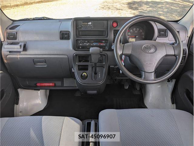 Toyota PIXIS VAN 2015 6422943-7