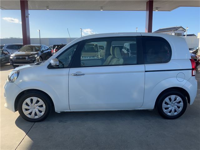 Toyota PORTE 2014 6423951-9