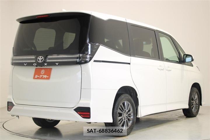 Toyota VOXY 2022 6384178-10