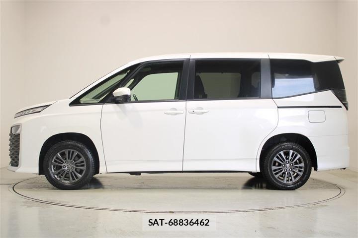 Toyota VOXY 2022 6384178-7