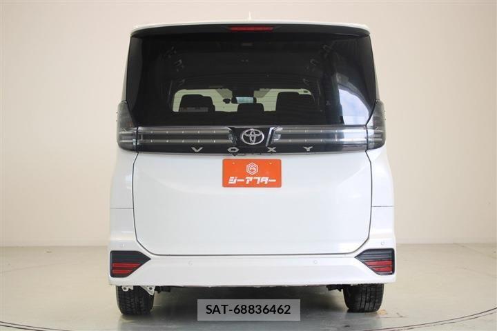 Toyota VOXY 2022 6384178-9