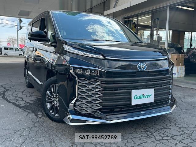 Toyota VOXY 2022 6384503-0
