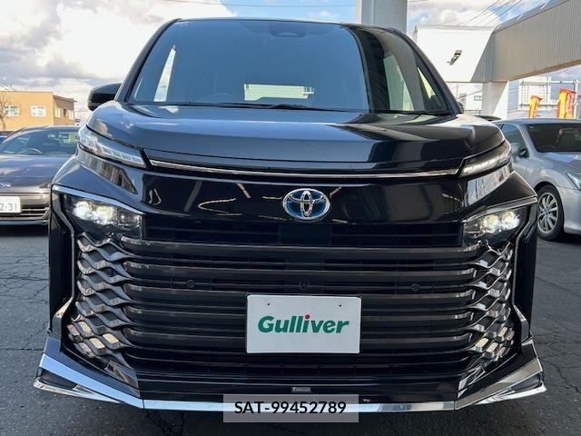 Toyota VOXY 2022 6384503-10