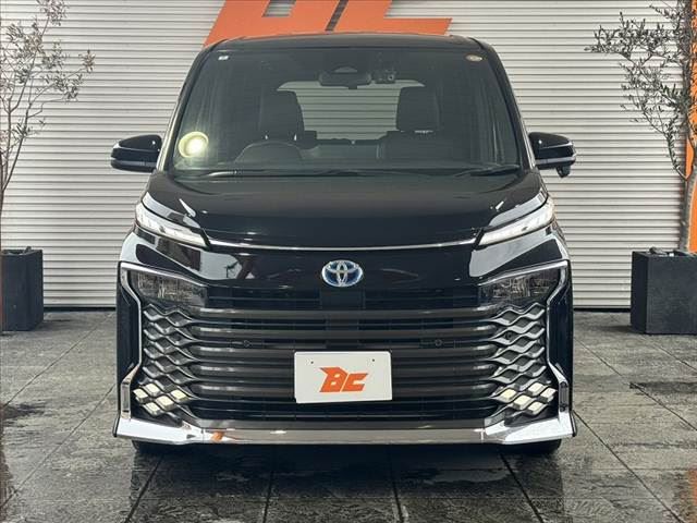 Toyota VOXY 2022 6385583-8