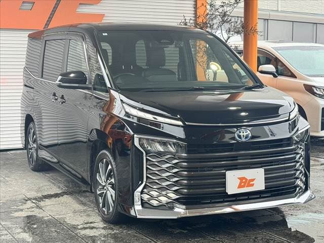 Toyota VOXY 2022 6385583-9