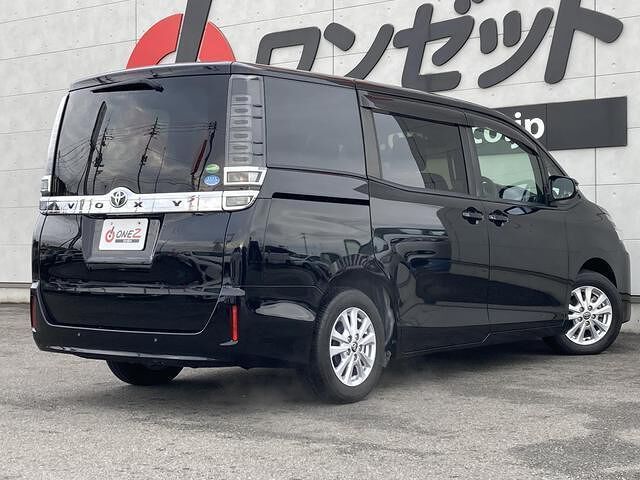 Toyota VOXY 2019 6393057-1