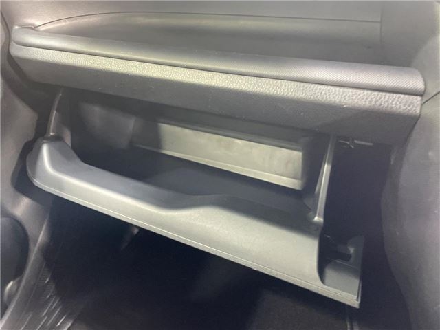 Toyota VOXY 2019 6393085-4