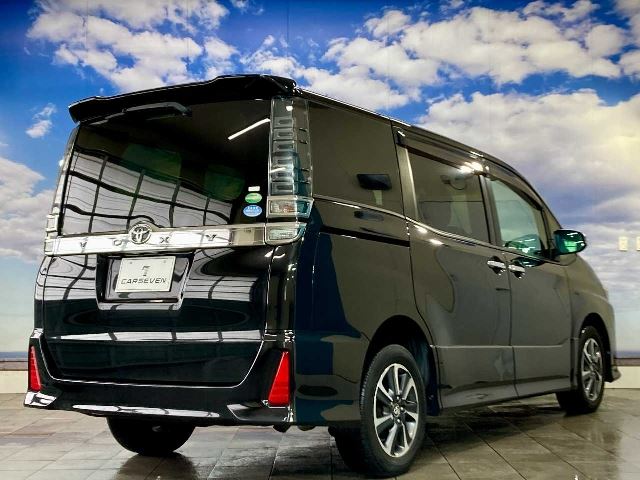 Toyota VOXY 2018 6398339-5