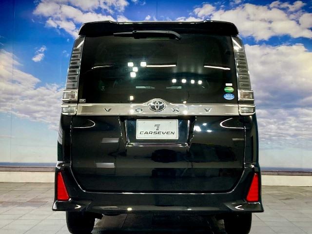 Toyota VOXY 2018 6398339-6