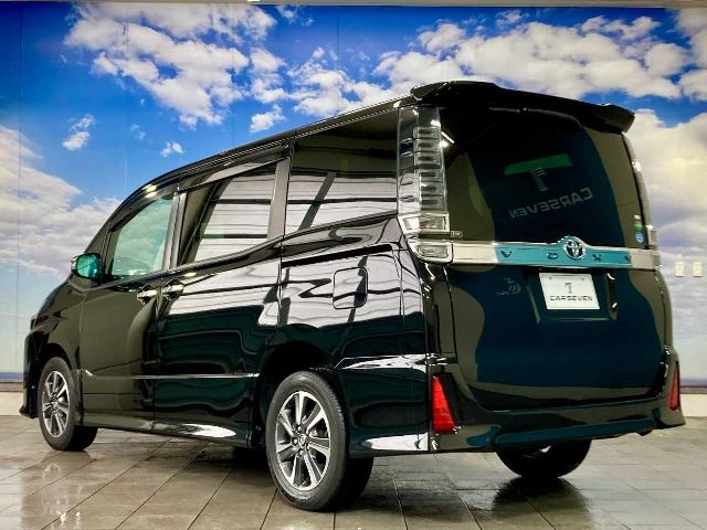 Toyota VOXY 2018 6398339-7