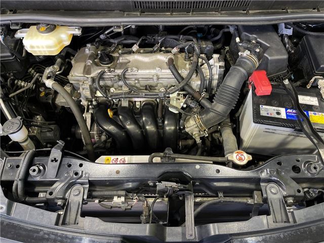 Toyota VOXY 2018 6398887-4