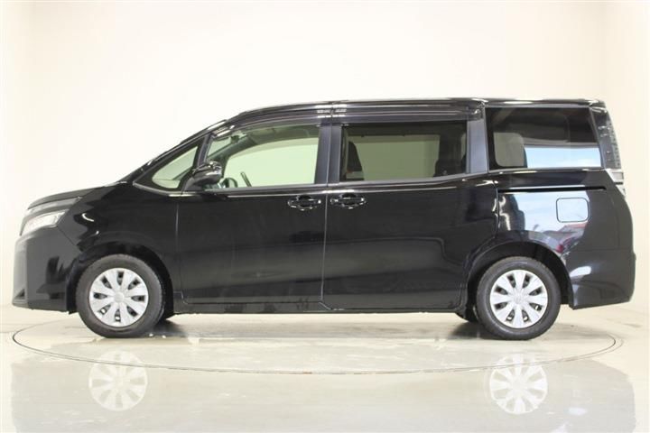Toyota VOXY 2017 6399244-10