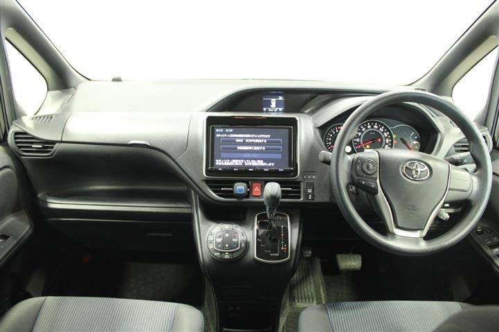 Toyota VOXY 2017 6399244-5