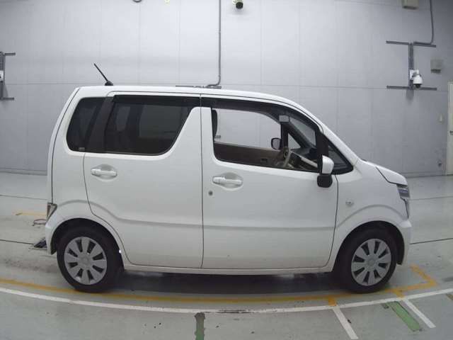 Suzuki WAGON R 2018 6381550-2