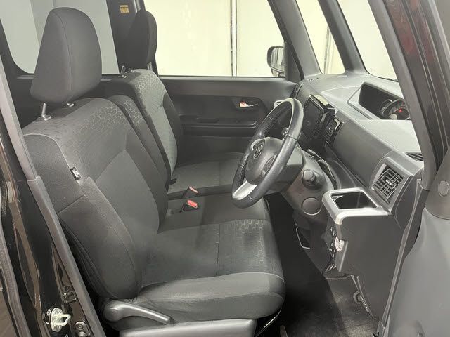 Daihatsu WAKE 2018 6422162-3