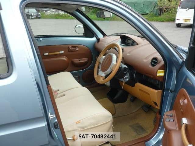 Toyota WILL VI 2000 6399815-3