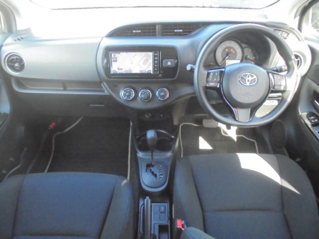 Toyota YARIS 2025 6402342-3