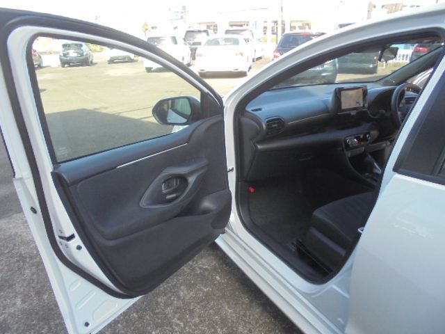 Toyota YARIS 2025 6402342-7