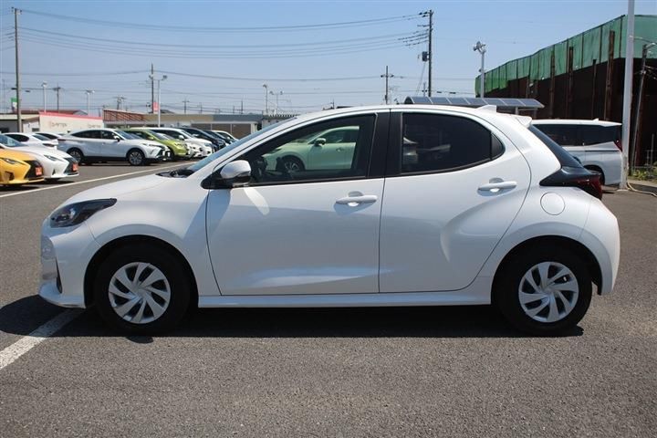 Toyota YARIS 2024 6402738-6