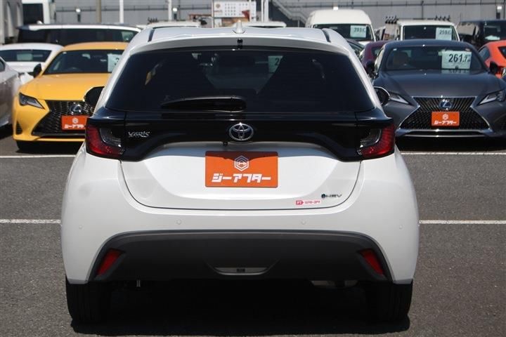 Toyota YARIS 2024 6402738-7