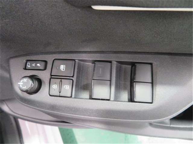 Toyota YARIS 2022 6405568-10