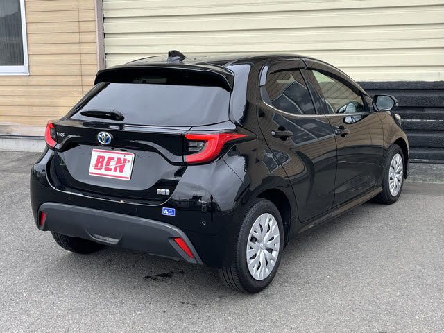 Toyota YARIS 2022 6405900-1