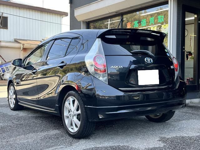 Toyota AQUA 2012 6424889-1