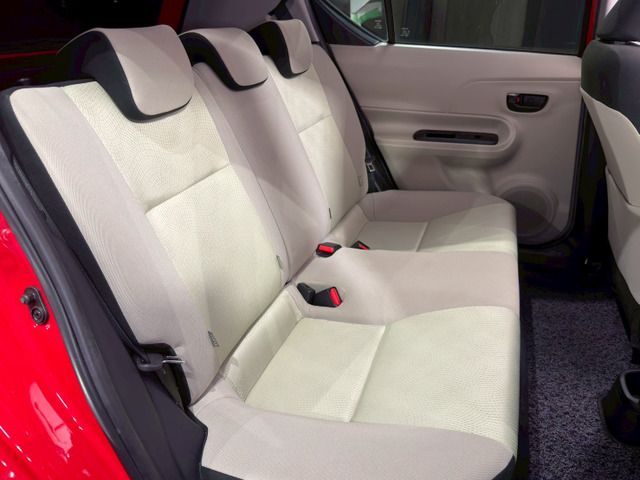 Toyota AQUA 2012 6425434-6
