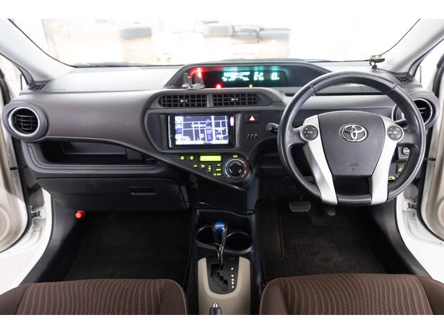 Toyota AQUA 2012 6425613-1
