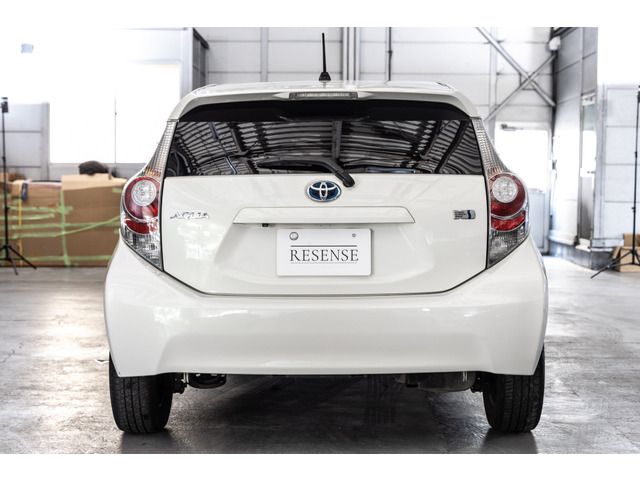 Toyota AQUA 2012 6425613-6