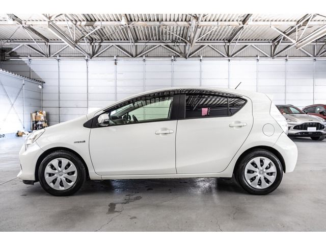Toyota AQUA 2012 6425613-8