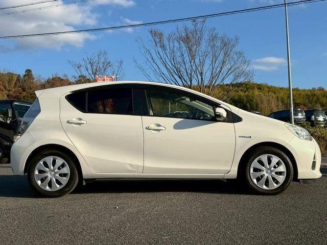 Toyota AQUA 2012 6425658-7