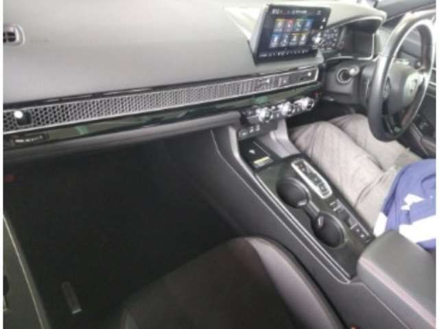 Honda CIVIC 2023 6472056-2