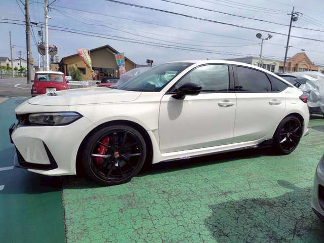 Honda CIVIC 2023 6472057-7