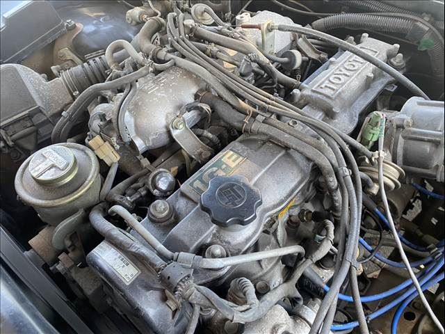 Toyota CROWN SEDAN 1983 6449000-3