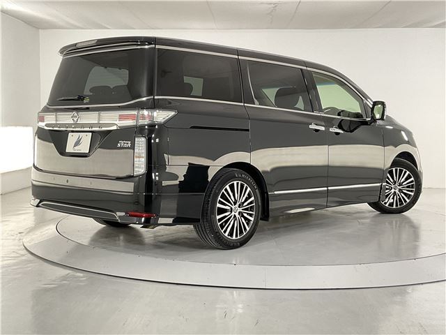 Nissan ELGRAND 2021 6465902-1