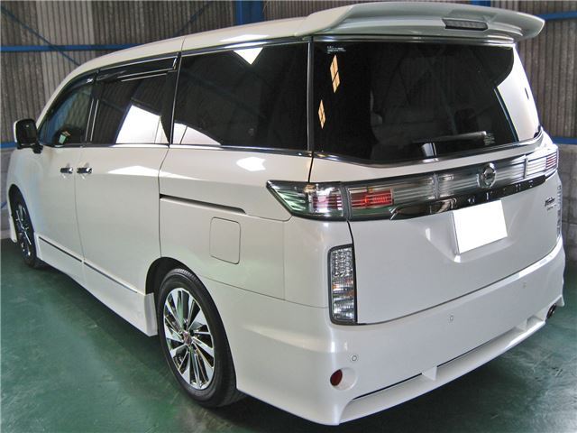 Nissan ELGRAND 2017 6466306-1