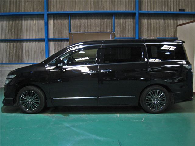 Nissan ELGRAND 2017 6466337-9