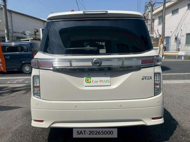 Nissan ELGRAND 2015 6466814-1