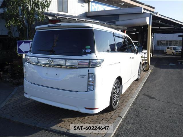 Nissan ELGRAND 2015 6467037-1
