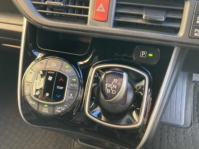 Toyota ESQUIRE 2018 6464453-5