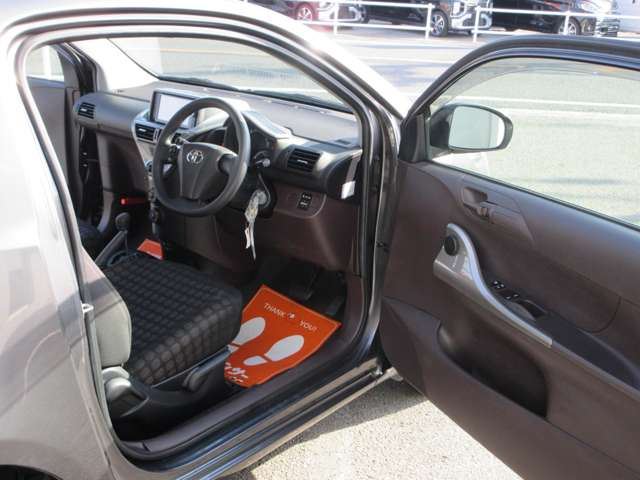 Toyota IQ 2009 6474637-7