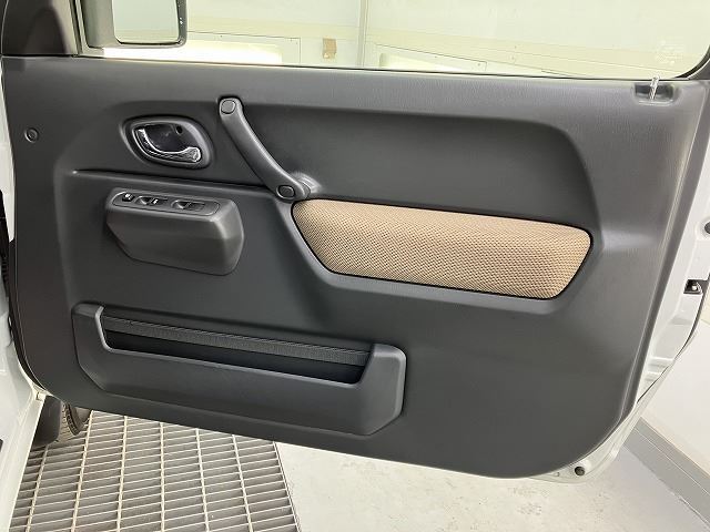 Suzuki JIMNY 2016 6436722-7