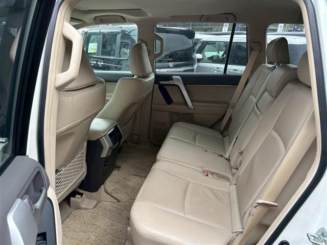 Toyota LAND CRUISER PRADO 2023 6476381-4