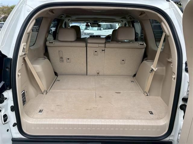 Toyota LAND CRUISER PRADO 2023 6476381-7